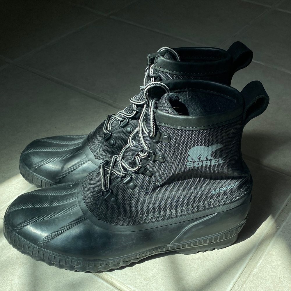 Sorel Men's Cheyenne II Short Nylon Black Lace-Up Waterproof Boots